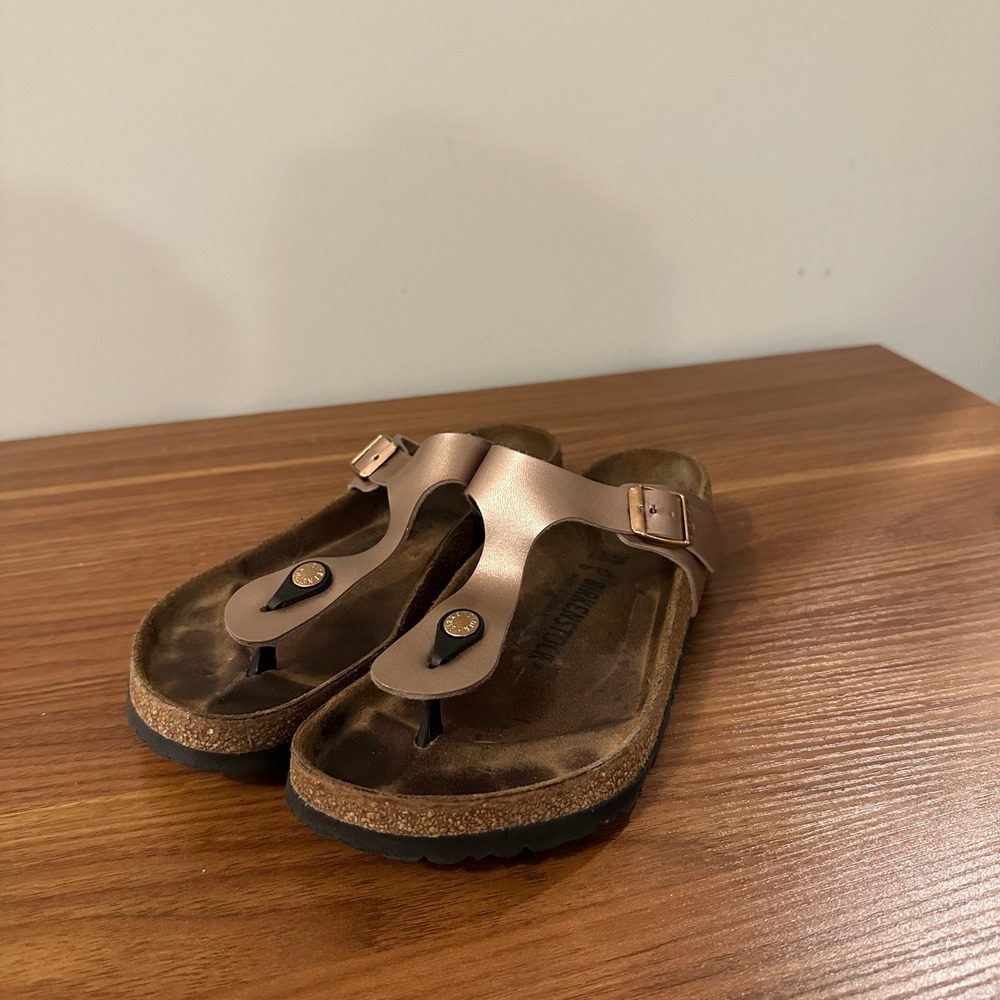 Birkenstock Gizeh Metallic Copper Rose Gold Sandals Womens 39 Regular Footbed